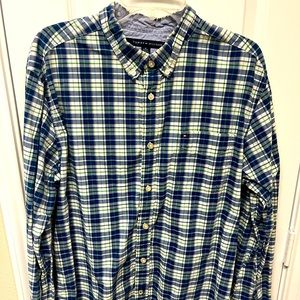 Tommy Hilfiger Plaid button down casual shirt